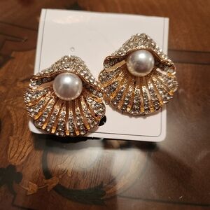 Amazon Gold and Silver Shell Earrings with Pearl